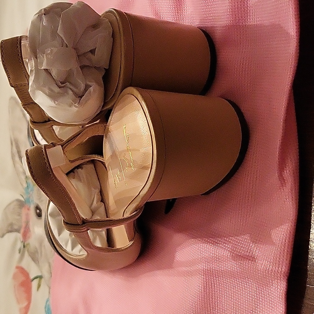 French Sole Baton Tan and Black Slingback Heels Numerous Sizes - Picture 5 of 7